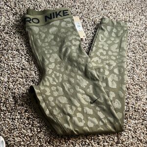 Nike Pro Leopard Print Green Leggings